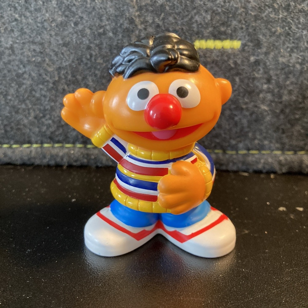 Sesame Street Ernie Figure 2016 Hasbro PVC Vinyl Collectible Loose Toy 2.5"